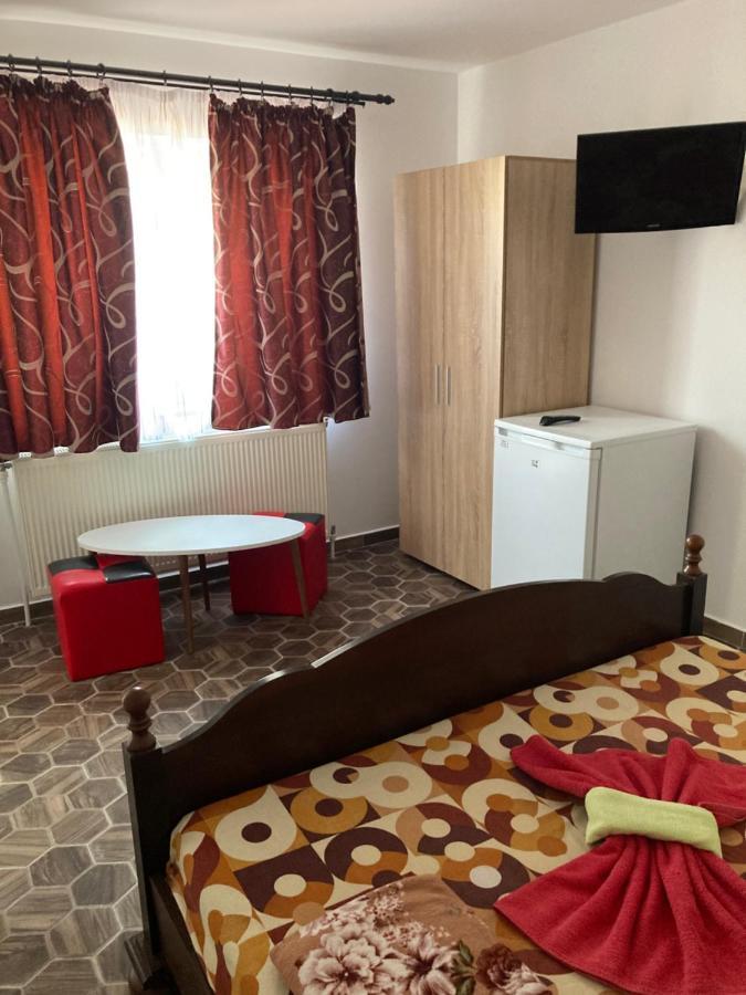 Casa Laura Guest House คอร์บู ภายนอก รูปภาพ