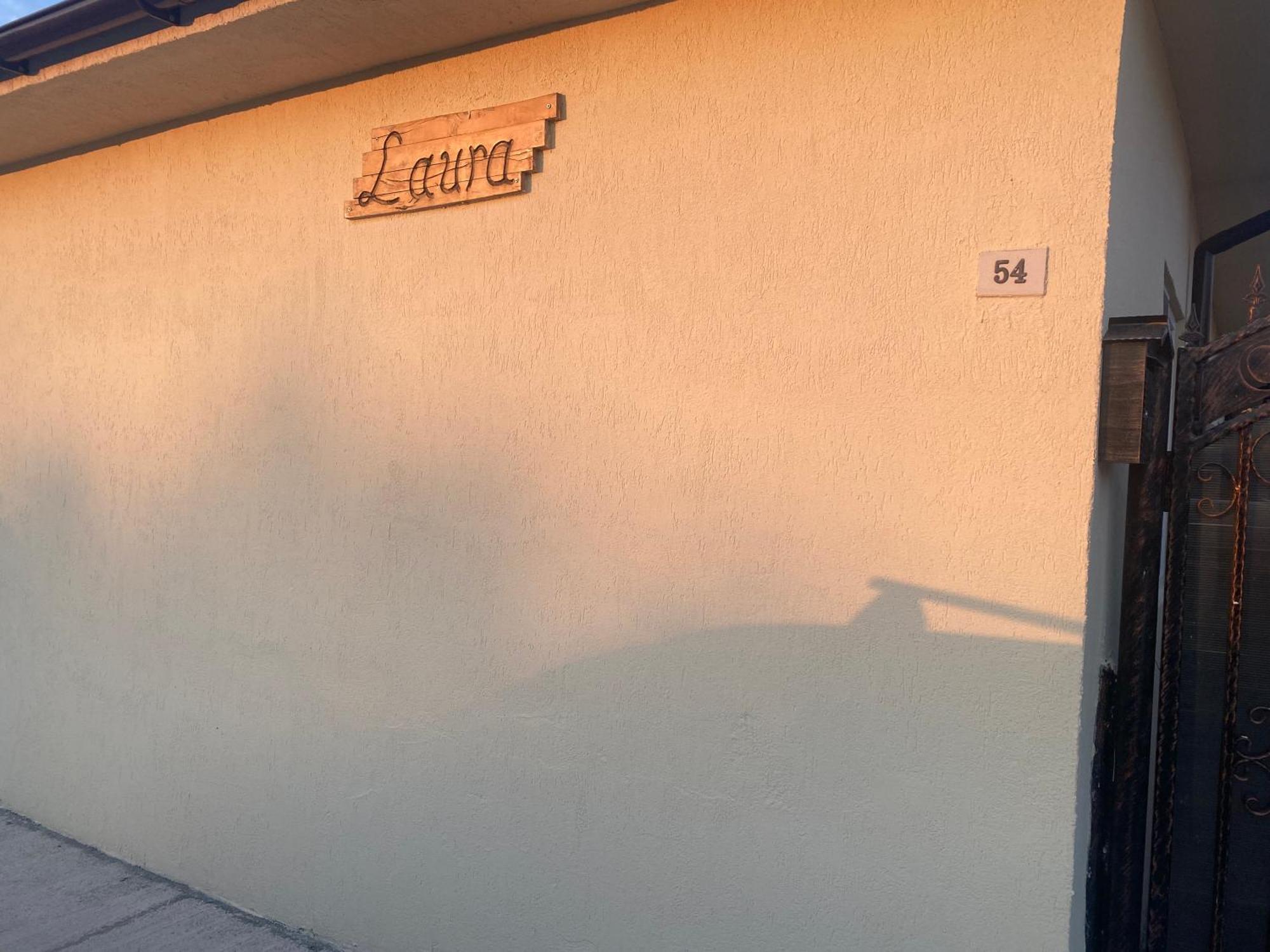 Casa Laura Guest House คอร์บู ภายนอก รูปภาพ