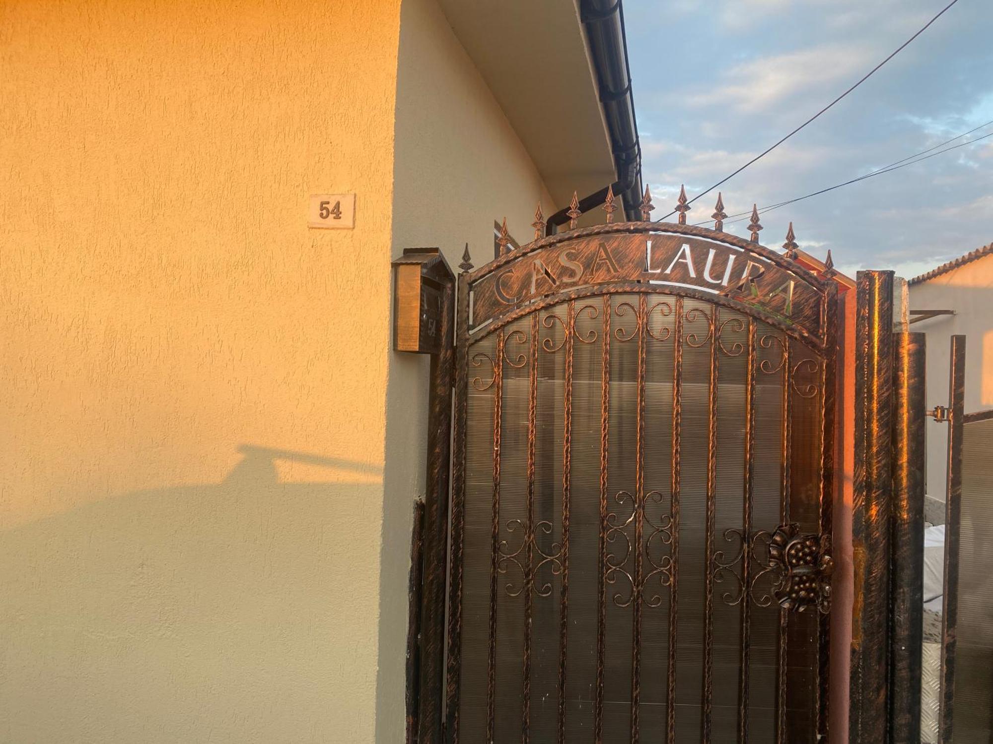 Casa Laura Guest House คอร์บู ภายนอก รูปภาพ