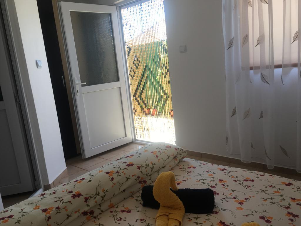 Casa Laura Guest House คอร์บู ภายนอก รูปภาพ