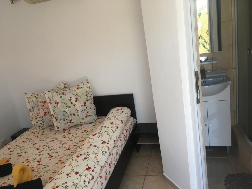 Casa Laura Guest House คอร์บู ภายนอก รูปภาพ